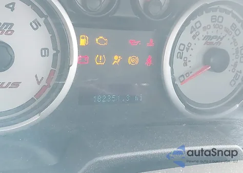 2010 Ford Focus Se z USA, uszkodzony, nr VIN 1FAHP3FNXAW107824